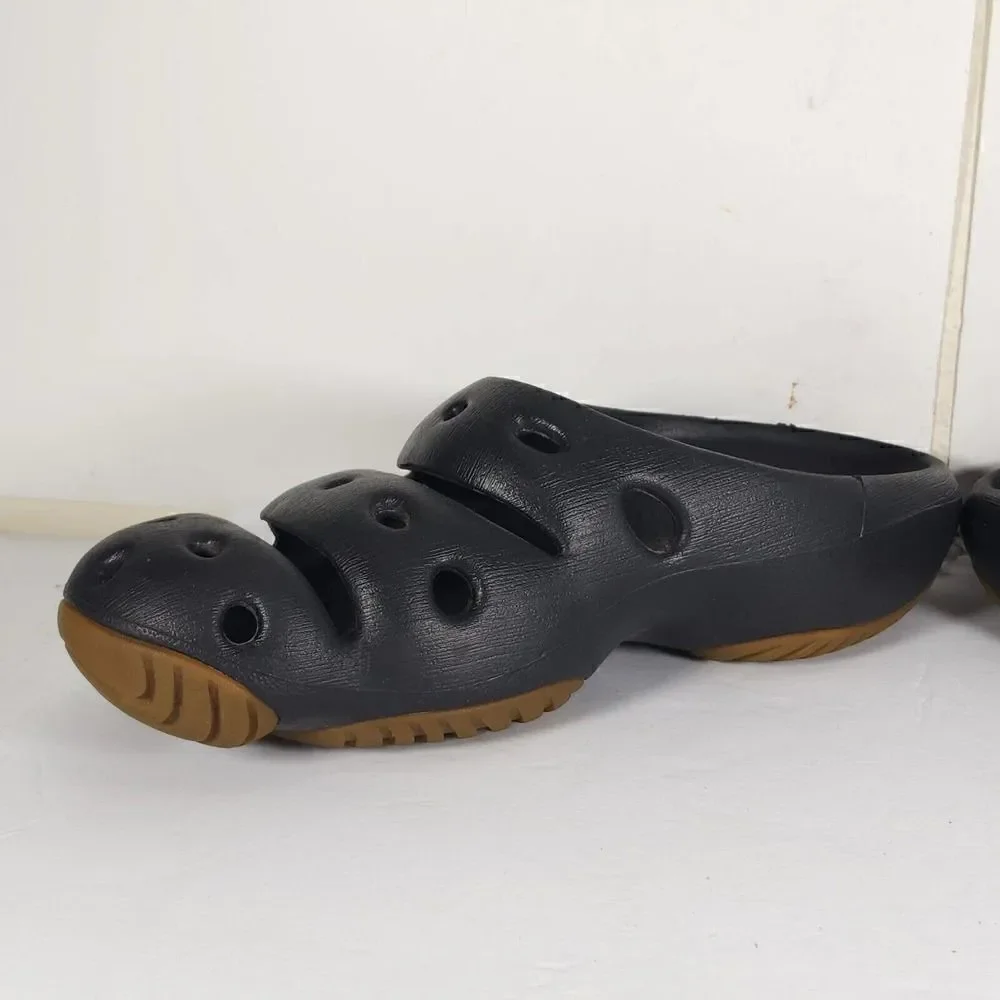 Keen Yogui Arts Graphite Gray Black Slip On Slide Sandals Men's 9 Women's 11